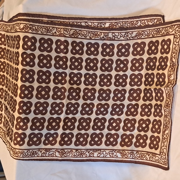 40×11 Soft possible silk scarf - Picture 2 of 2